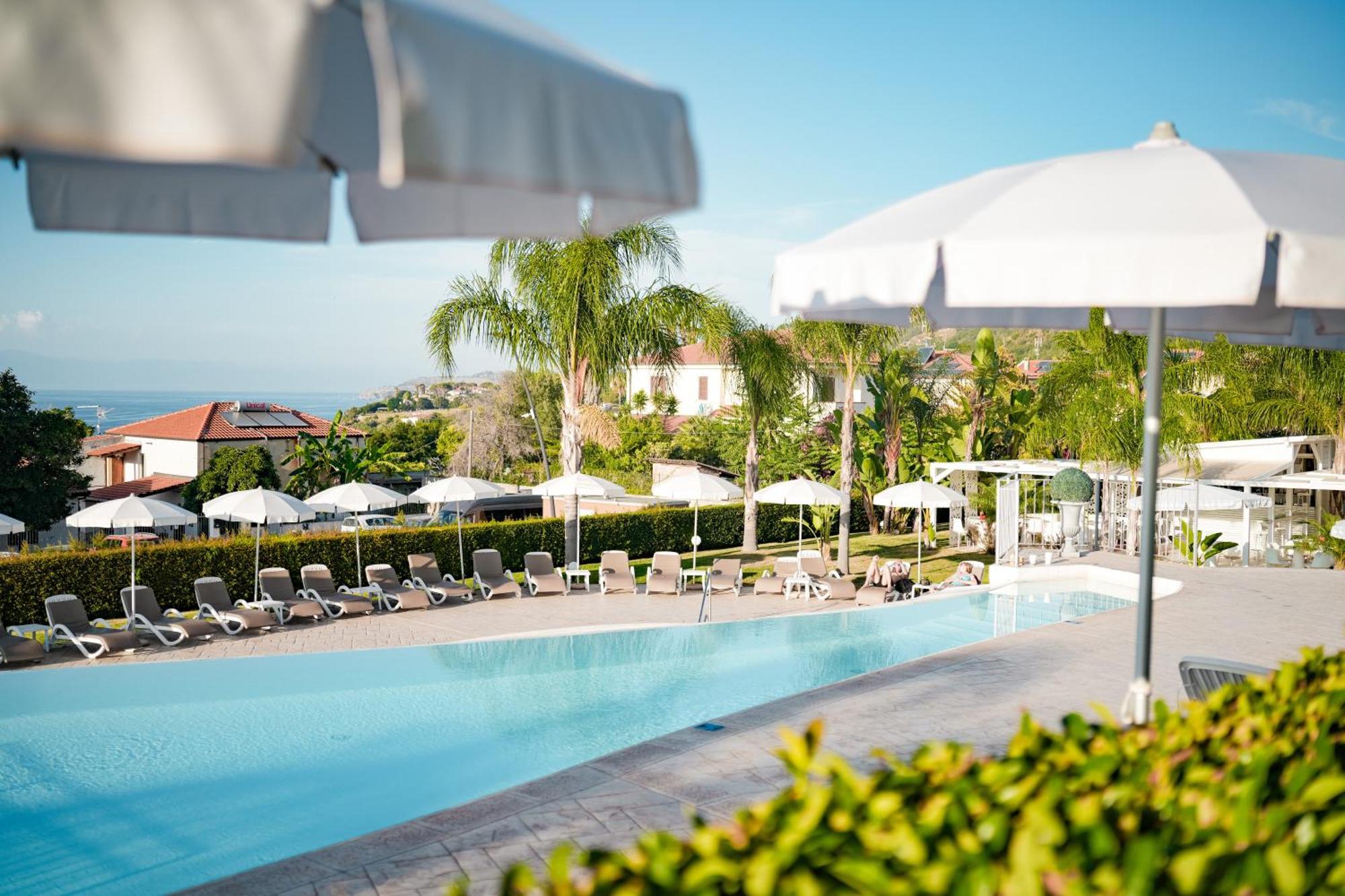 Sentido Michelizia Tropea Resort Luaran gambar